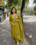 Mehendi Green Muslin Kurti Pant Set with Printed Dupatta - Dupatta Detail | Women Fashion India