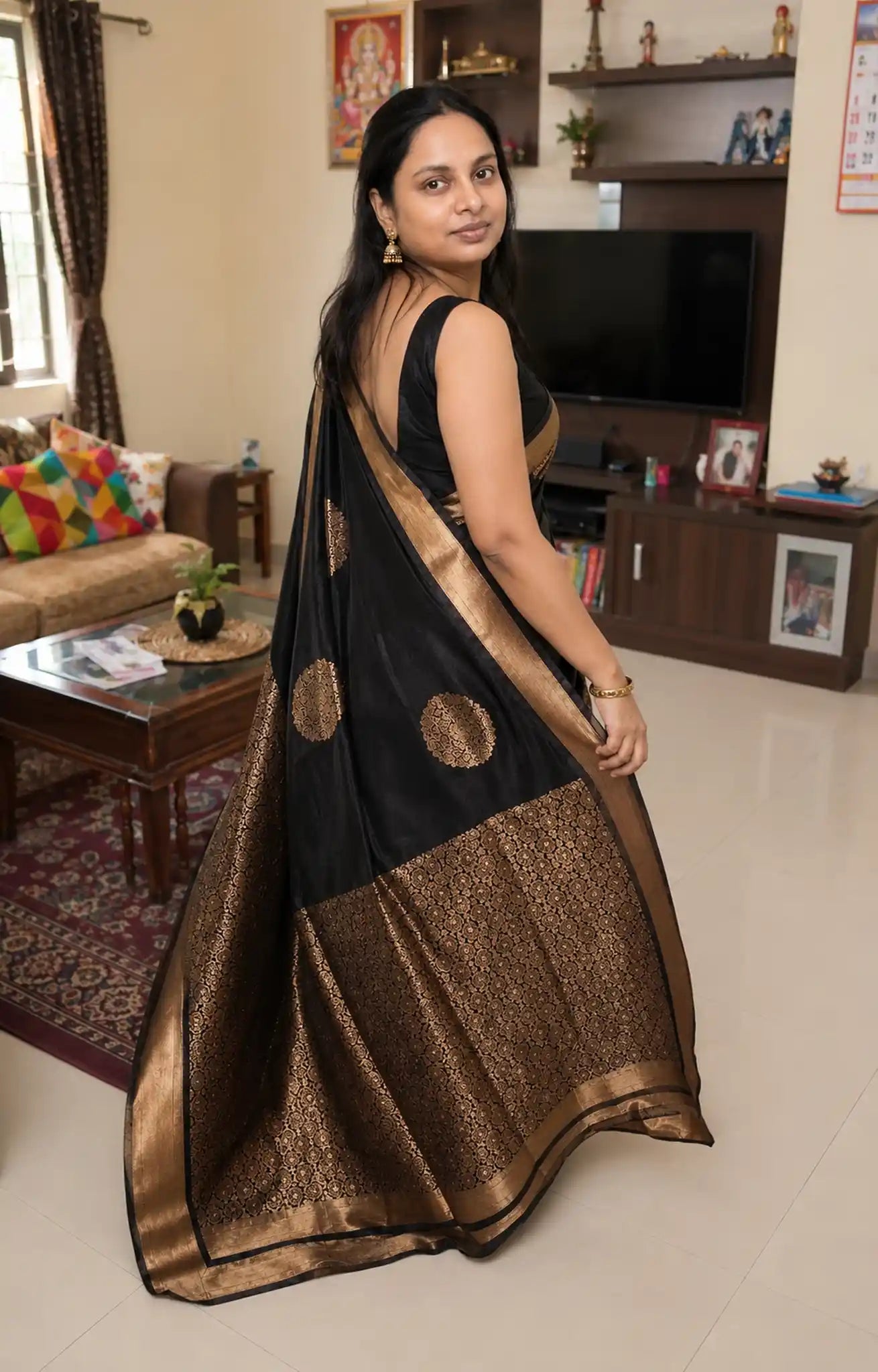 Black Kanchi Soft Silk Saree with Gold Zari Buttas and Pallu - Pallu Detail | Women Fashion India