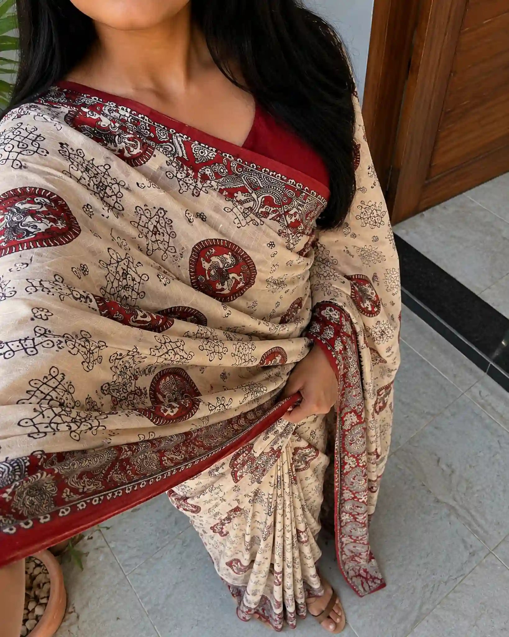 Linen Kalamkari Print Saree for Ethnic & Festive Wear - Folded View | Women Fashion India