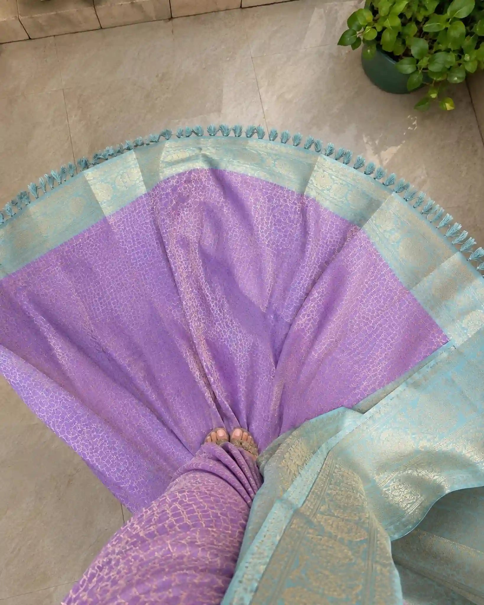 Lilac Soft Silk Saree with Contrast Blue Zari Pallu - Saree Pallu | Women Fashion India