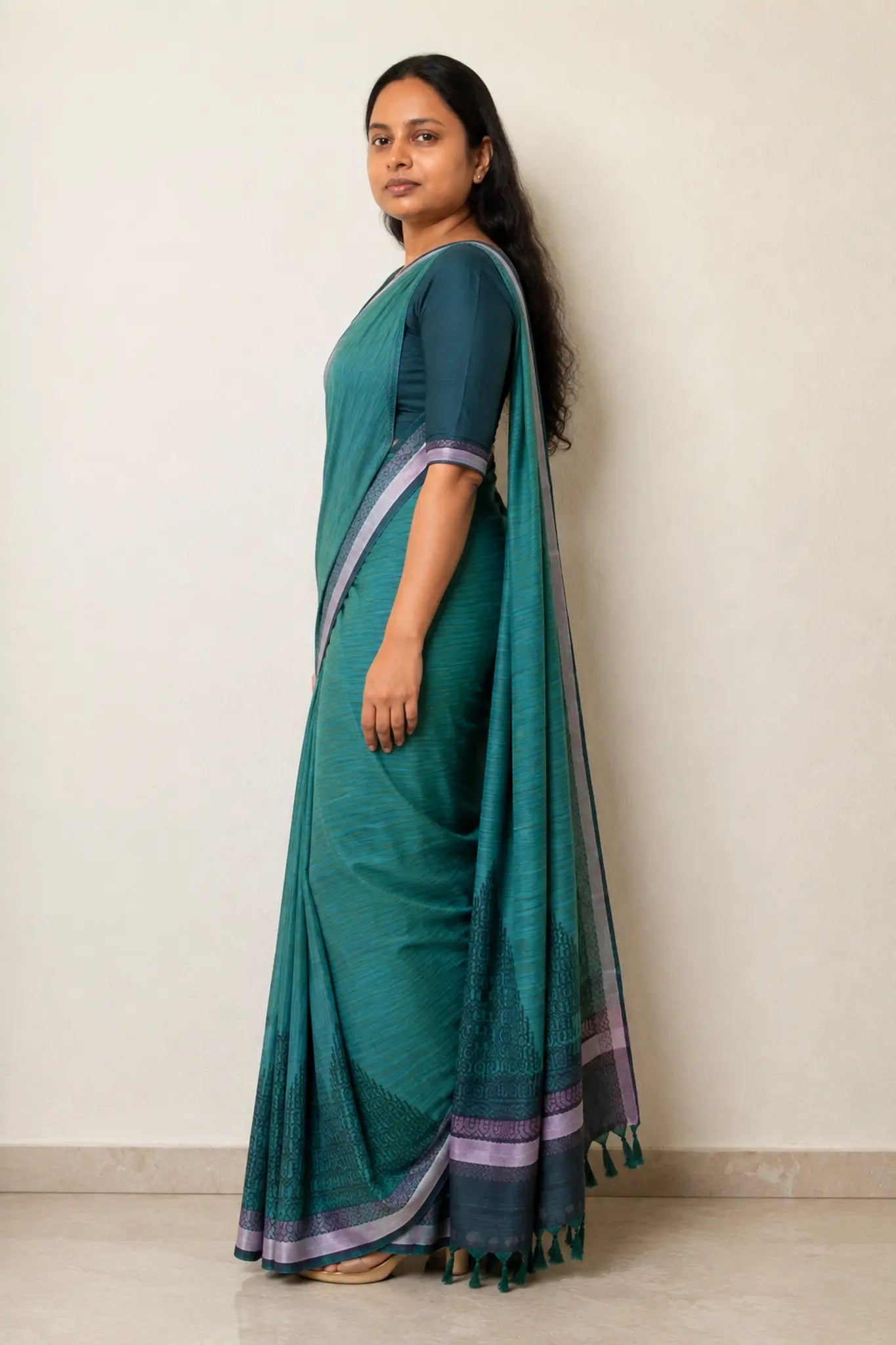 Temple Butta Soft Silk Saree with Zari Border - Zari Border | Women Fashion India