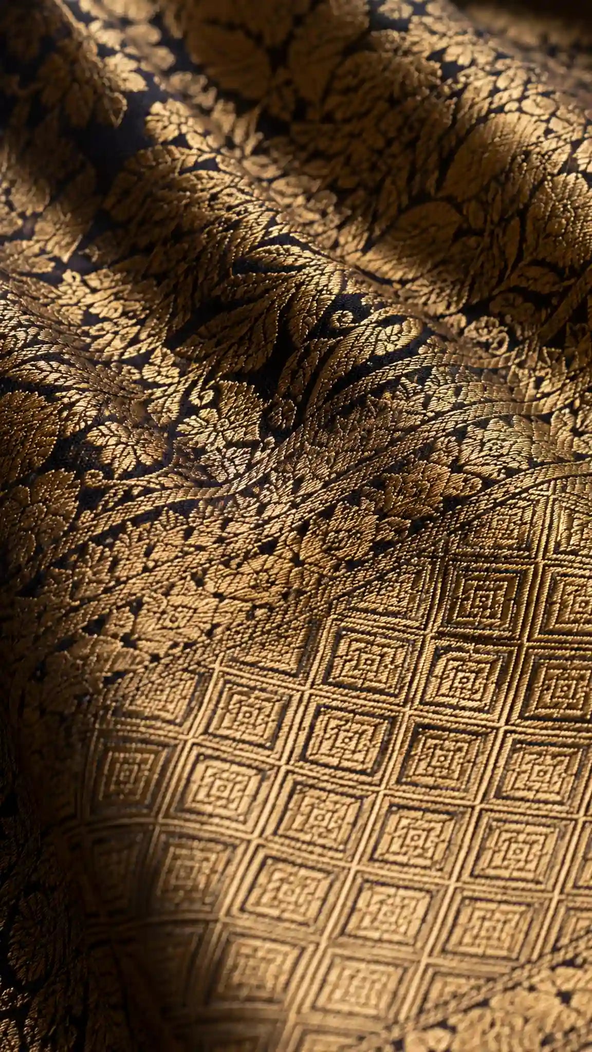 Navy Jacquard Saree with Contrast Blouse - Muhurtham Wear - Saree Pallu | Women Fashion India